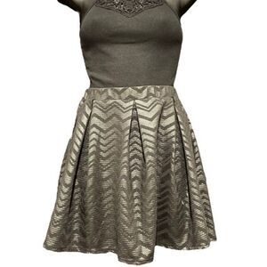 Black Shiny Zig-Zag Skater Skirt Junior’s Small